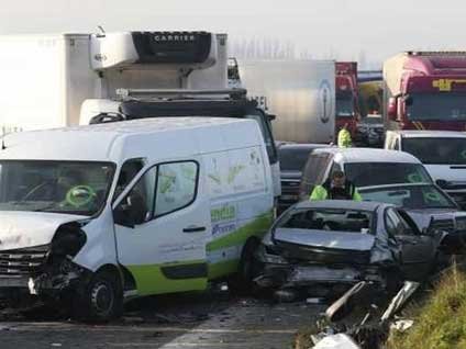 Belçika'da 132 araç birbirine girdi