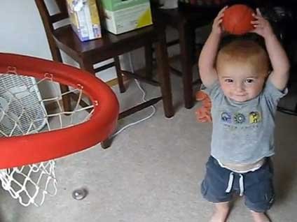 Titus attığını asla kaçırmııyor