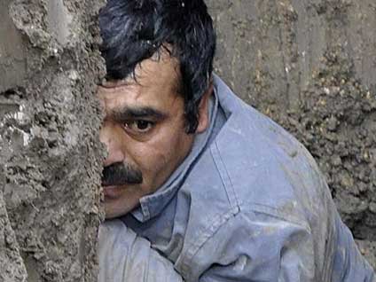 Tuncay Başer toprağa gömüldü şoka girdi