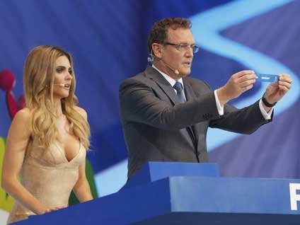Fernanda Lima'nın dekoltesi İran'da yayın kestirdi