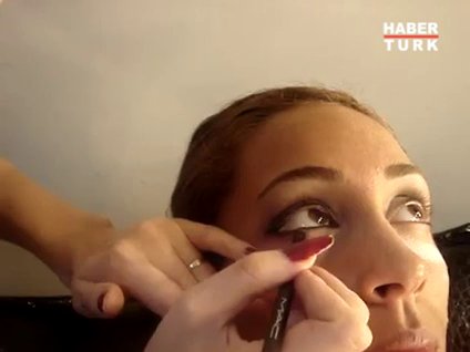 Kusursuz eyeliner nasıl sürülür?