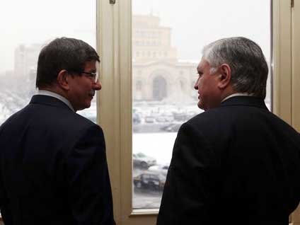 Ahmet Davutoğlu 4 yıl sonra Ermenistan'da