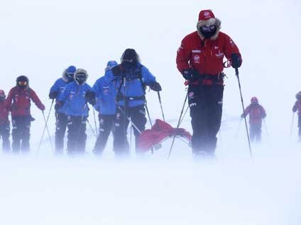 Prens Harry kutuplarda zirveye tırmandı