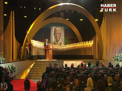 Nelson Mandela son yolcuğuna uğurlanıyor