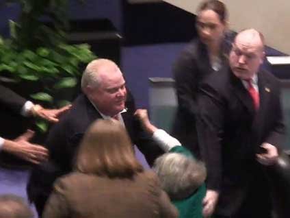 Sansasyonel Belediye Başkanı Rob Ford bakın bu sefer nasıl görüntülendi?