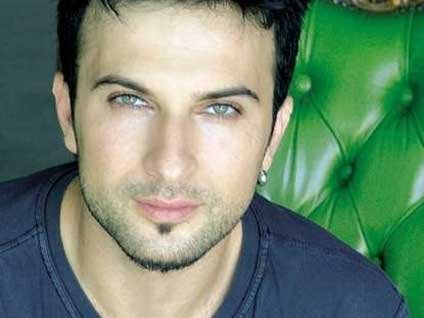 Popstar Tarkan tedavi edilecek