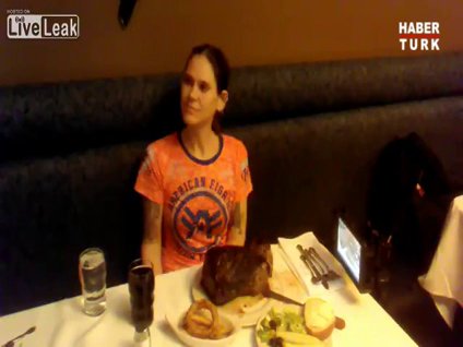 2 dakika 2 kilo biftek yedi!