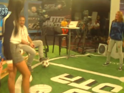 Yayın öncesi komik kaza!