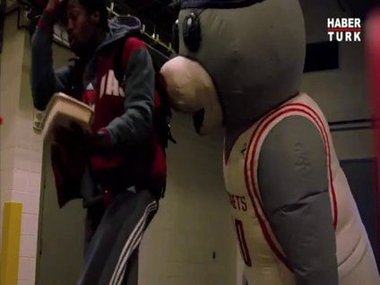 Dev adamları korkuttular!