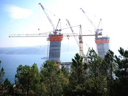 Yavuz Sultan Selim Köprüsü hızla yükseliyor