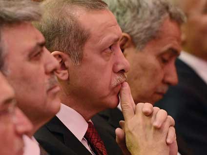 Başbakan Erdoğan'dan 17 Aralık'a 28 Şubat benzetmesi