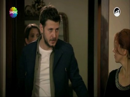 'Durun, siz sözlenemezsiniz!'