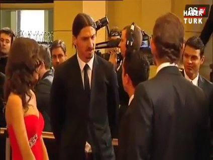 İbrahimovic, Xavi'yi tokatladı!