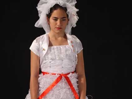 Çocuk gelinler o evlerde neler yaşıyor?