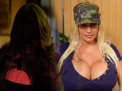 Göğüs silikonun böylesi!