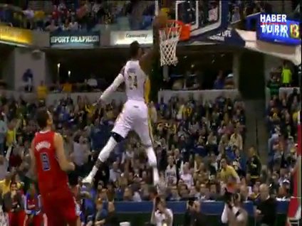 Paul George'dan 360 derecelik smaç!