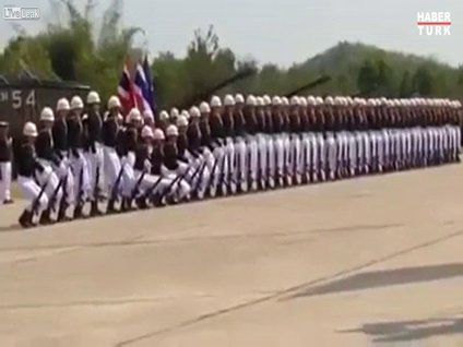Askeri gösteride son nokta!