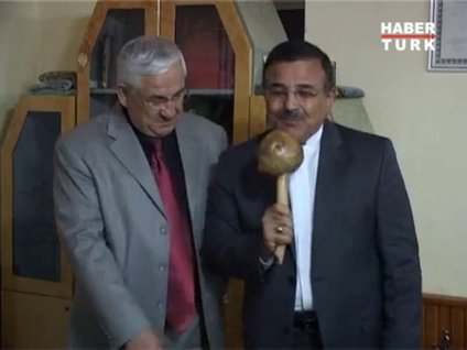 Mikrofonu karıştırınca...