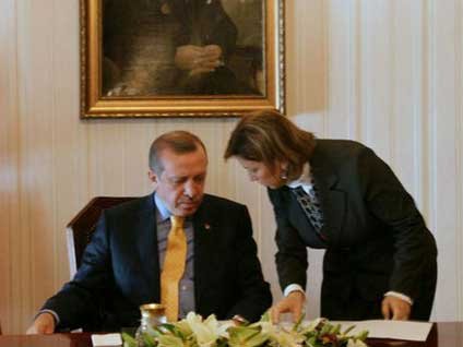 Başbakanlık Ofisinde bulunan böcek casusluk kapsamına girdi