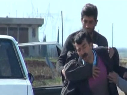 Annesini 2 kilometre sırtında taşıdı, yere yıkıldı!