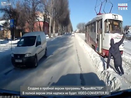 Bacaklarından tramvay geçti!