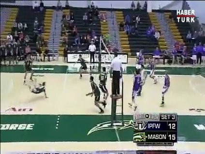 Voleybolda ayakları ile sayı yaptı!