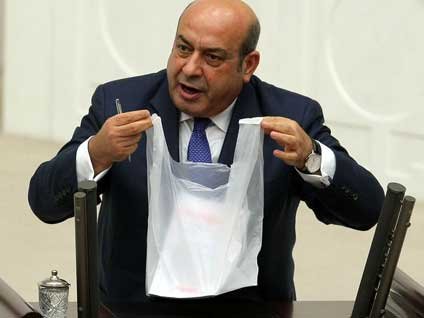 BDP'den TBMM'de "poşet"li tepki