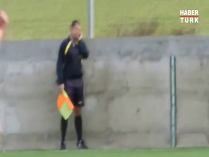 Yan hakem öyle bir şey yaptı ki...