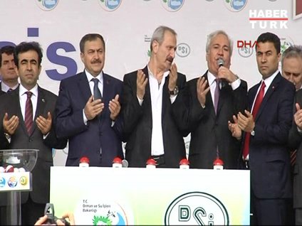 Başbakan Erdoğan'ın ismi söylenmeyince Zafer Çağlayan araya girdi