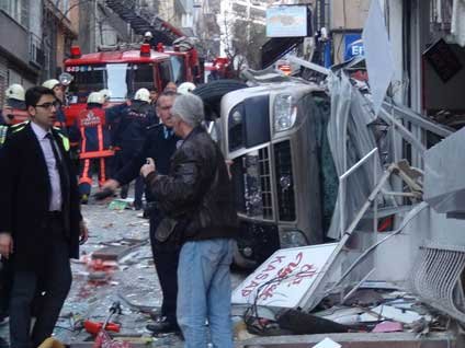 Taksim'de çok şiddetli patlama