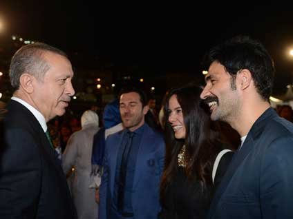 Uğur Işılak'ın AK Parti'ye uyarladığı Dombra türküsü mahkemelik oluyor