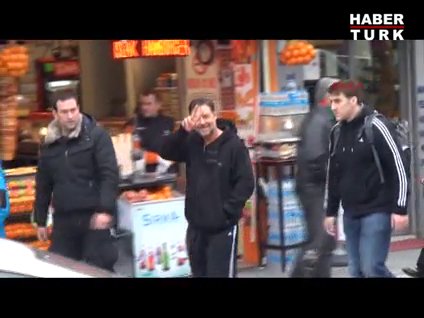 Cem Yılmaz ve Crowe hamamda!