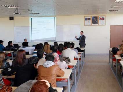 Üniversiteye hazırlananlara ücretsiz kurs imkanı