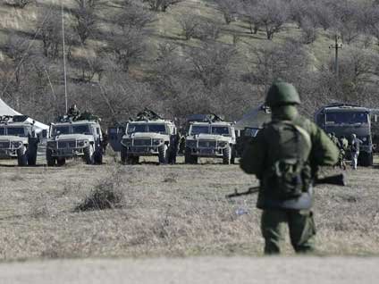 Rus askerleri Kırım topraklarında