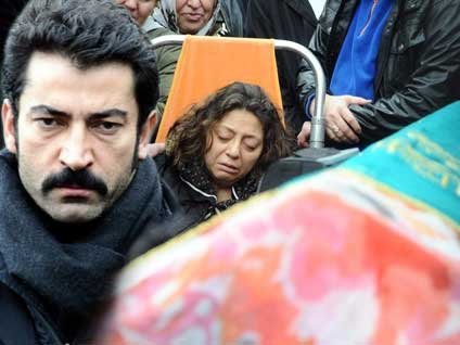 Sirkeci'de denize düşen otomobilde ölen Ecesu Yılmaz toprağa verildi