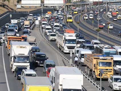 Pazar günü İstanbul'da trafiğe dikkat