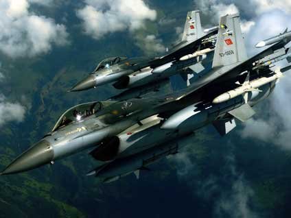 Türk F-16 savaş uçağına Suriye tacizi