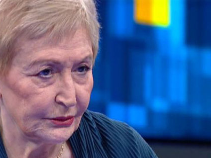 Pınar Kür: Başörtü gericiliktir