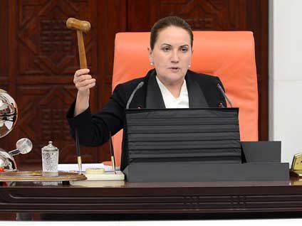 MİT teklifi Meclis'te tansiyonu sık sık yükseltti