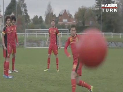 Eden Hazard kamerayı kırdı!