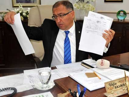 Yalova Belediyesi'nde 964 bin liralık yemek faturası krizi