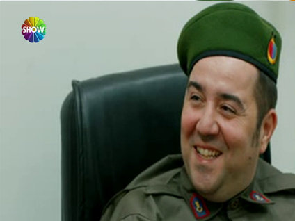 Ata Demirer komutan oldu!