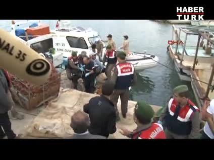 16 kaçak göçmen, batan botla sulara gömüldü