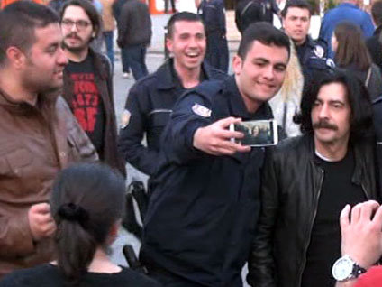 Okan Bayülgen ile selfie