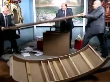 Canlı yayında görülmemiş kavga