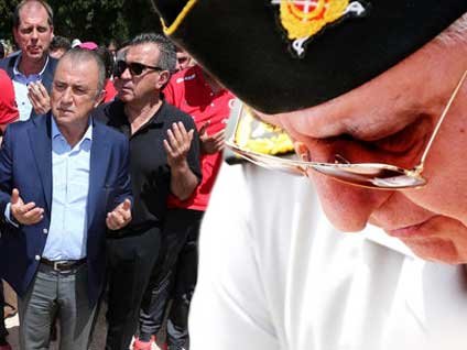 A Milli Takım ve Genelkurmay Başkanı Org. Özel Soma'da dua etti