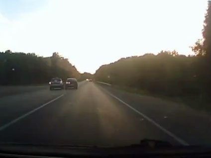 Polisi şarampole gönderdi!