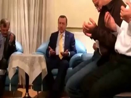 Başbakan, Mavi Marmara şehidine Kur'an okudu