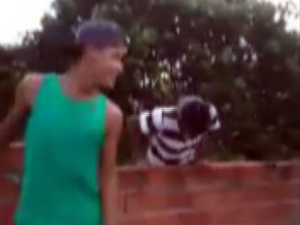 Duvarın altında kaldı!