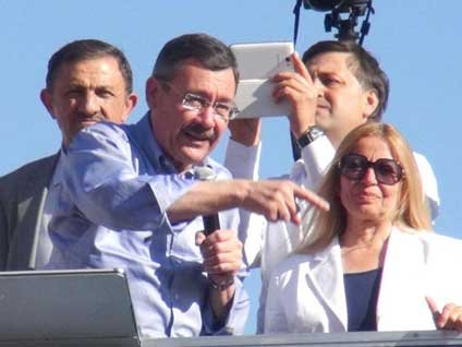 Melih Gökçek kendisini protesto eden vatandaşı gözaltına aldırdı